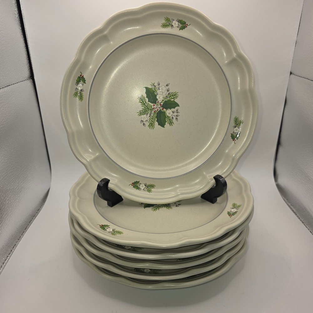 Pfaltzgraff Christmas Heirloom Lunch Plates Set of 6 Scalloped Holly Berries USA